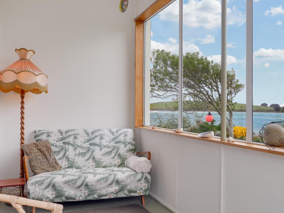 Owaka Surat Bay Lodge By The Sea/Backpackers Hostel מראה חיצוני תמונה